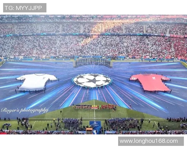 弗鲁米嫩塞与维多利亚的精彩对决展现足球魅力与激情碰撞 弗鲁米嫩塞与维多利亚的精彩对决展现足球魅力与激情碰撞